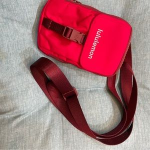 Lululemon ZIP-TOP CROSSBODY BAG
